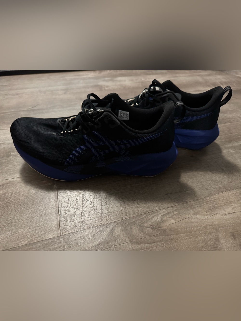 ASICS Novablast 5 - Sz 11.5 - Running Shoes - Like new/low miles